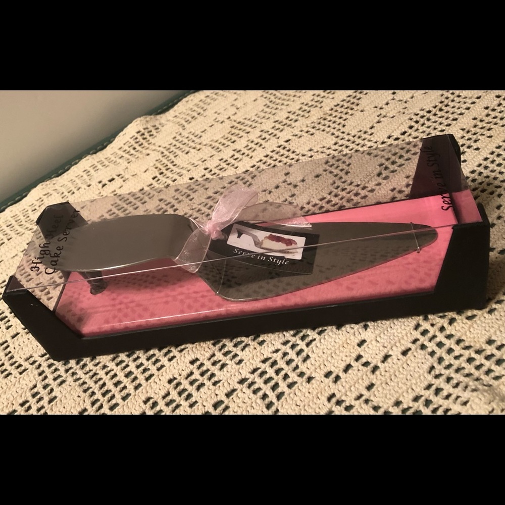 High Heel Cake Server